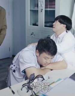 陈翔六点半:猪小明那些年为父母背过的锅!