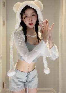 漂亮小姐姐「小冷」纯欲穿搭居家跳越南鼓卡点甜妹舞