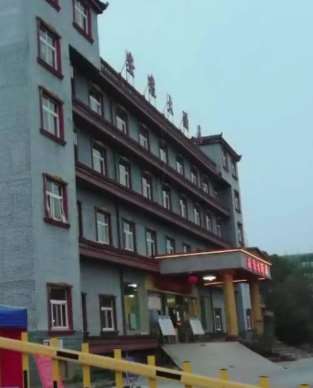 安徽一男子回国到指定宾馆隔离 要求14天交纳9800元！