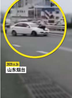 山东一酒驾司机遇查掉头就跑 民警跳上引擎盖拦截