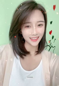 抖音美女小姐姐《怡宝》作自我介绍:单纯好骗恋爱脑 搭讪只会说你好!