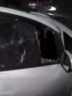 杭州一男子和妻子吵架后砸警车