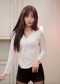 性感可爱小姐姐跳wiggle律动舞 看完必须给个赞！