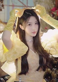 抖音第一美女「Amazing甜甜」小魔仙装太迷人, 网友:梦见你就是最甜的梦!
