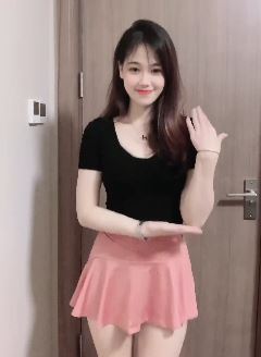 小姐姐「晴晴」这轻松旋律舞跳得咋样? 网友:放松点跳会更好!