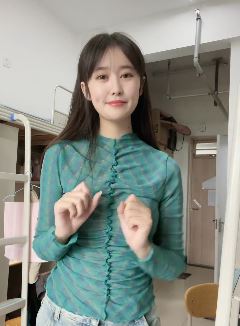 青岛美女「小竹子」小姐姐,酒窝迷人眼睛更迷人!网友:有点像孟庭苇!