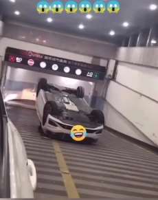 老司机体验重庆来福士螺旋车库：比较有难度不能开小差