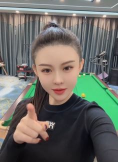 台球女神「曹晓萍」分享炸清视频,一杆清这波操作没谁了!