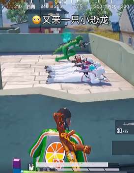 和平精英：螳螂捕蝉黄雀在后！