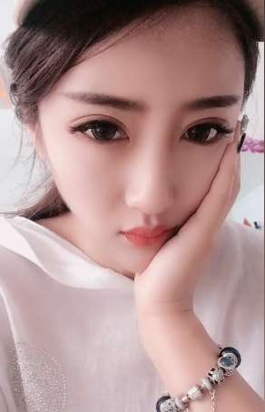 美女说自己养不起自己,有没有哪位财主想养她的?