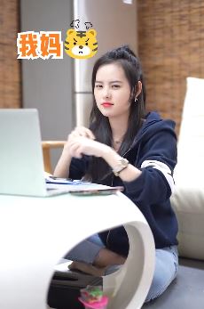 可爱小姐姐「李小野」搞笑:我妈妈不让我和傻子玩