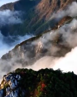 庐山惊现瀑布云和日晕两大自然景观