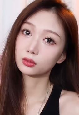 美女分享韩系妆容教程 女孩化不化妆果然不一样!