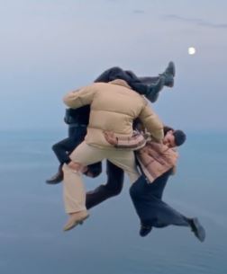 Burberry时尚大片《空间》，一部模糊现实与幻想界限的短片