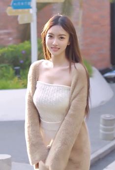 华流才是顶流:美女小姐姐「dodo包」街拍 网友:抖音最好看的美女!