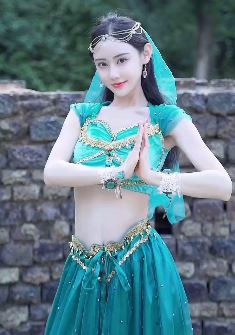 小姐姐这异域女神舞跳的怎么样?你来给打个分吧!