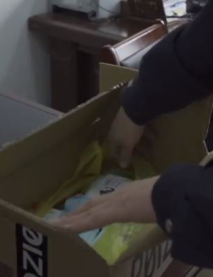 江苏一女子花7万元进的口罩竟是湿巾纸