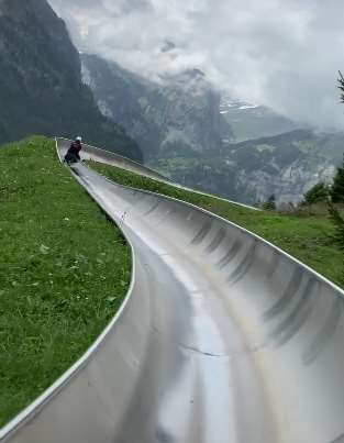 瑞士山间滑道，想不想体验一把呢？