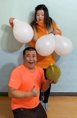 龙哥搞笑:如果把榴莲换成仙人球是不是更刺激!