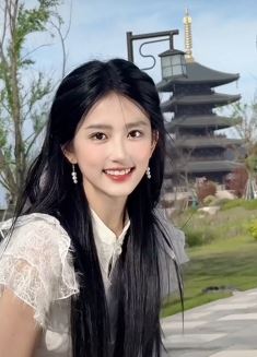 网红小姐姐「潘敏」甜美穿搭分享景区随拍  网友:甜到心里了