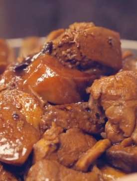 分享一款做法简单又省事的美食《酱油焖鸡》