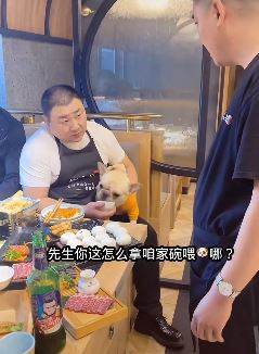 搞笑视频:用"儿子"吃过饭的碗吃饭味就是不一样