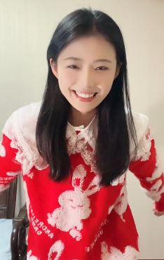 漂亮小姐姐「Aimee嘻嘻嘻」穿喜庆兔年新装居家浅跳  配文:给这舞蹈打个分吧,多一分我骄傲