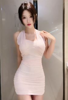 气质小姐姐「甜猫77」穿白色美裙秀魔鬼身材  网友:这腰真的受不了