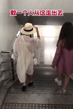 昆明最恐怖的地铁站 进去了就别想出来