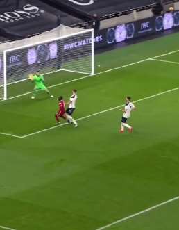 热刺1:3利物浦被双杀，网友：穆鸟只会摆大巴