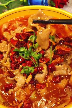 家庭版水煮肉片的做法，比饭店做的更好吃！