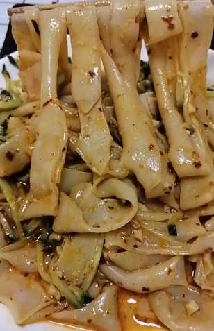 自制凉皮的做法，不用和面在家就能做