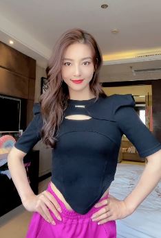 演员马心瑞居家跳舞，砰砰心跳的这种舞有没有让你的心跳加快呢？