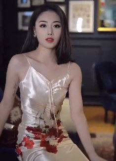 肤白貌美的「雨柔」小姐姐气质与颜值双在线  网友:高贵典雅之美!