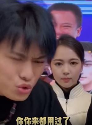 小杨哥搞笑带货七度空间卫生巾,网友把一旁大杨嫂问尴尬了!