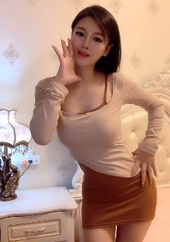 性感美女「微儿」示范怎样做个招人喜欢的女孩子 网友:满身荷尔蒙!
