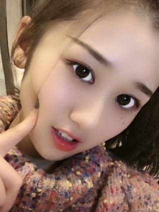 哇塞！好漂亮的小姐姐，让人眼前一亮！