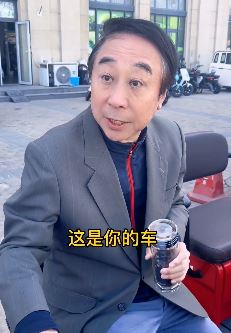 冯巩搞笑:看到美女走不动?没错还真没法走了!