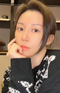 潘晓婷晒居家素颜照片,女神素颜都这么美!网友:你唯一的不够完美就是你太完美!