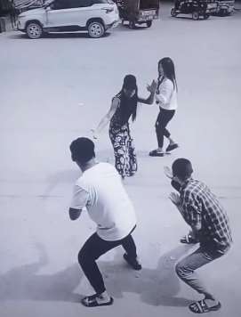 天下武功唯吓不破，武功再高也经不起吓！