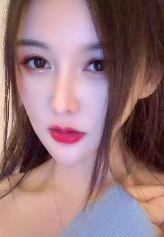 见过漂亮的没见过这么漂亮的小姐姐，真是天使的面容魔鬼的身材！