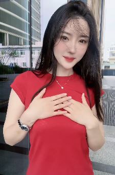 甜美小姐姐「念然」活力穿搭分享日常好状态 网友:长得有点像李小璐