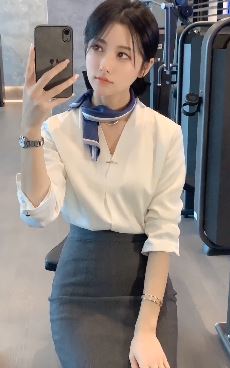 漂亮的售楼小姐姐玩变装,不管怎么变都是美女天花板!