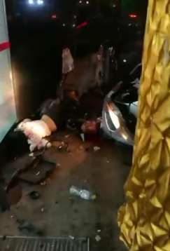 威海一女司机无证驾驶与摩托车相撞致2死1伤