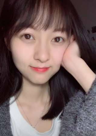 好看的素颜美女，抖音号：《Vivian0712.》，喜欢加关注！