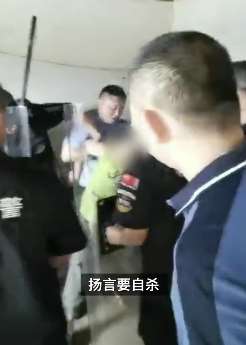 湖南一15岁男孩持斧头殴打奶奶 被特警制服后送医