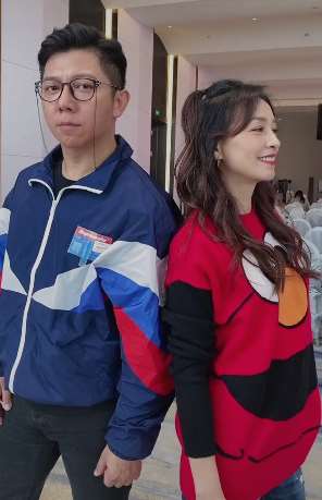 张庭、胡海泉同框跳舞，跳着跳着就不知所以了