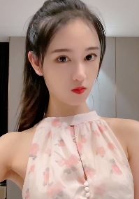 可爱小姐姐「白羊妹妹」求抱抱?网友:不想抱,伤身体!