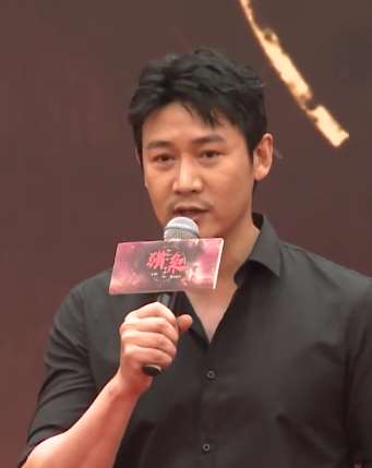 陆毅在电视剧《猎枭》中再演缉毒卧底,自曝打戏多正在练体能