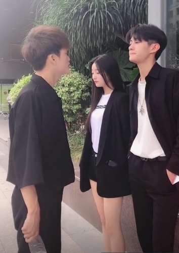 搞笑：这些学生名字是来搞笑的吧